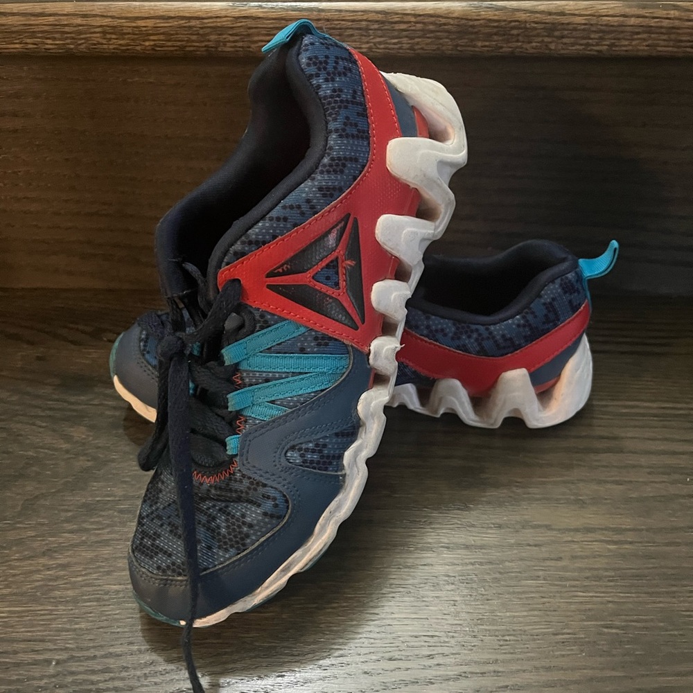 Reebok unisex kids runners sz 4 EUC worn twice
